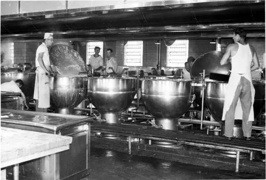 4557-msp-mess-hall-1976_489