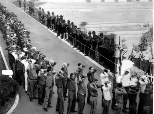 inmates-wait-in-line-for-first-meal-after-sept.-22-1954-riot_490