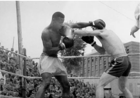 sonny-liston-boxing-at-msp-mo_236